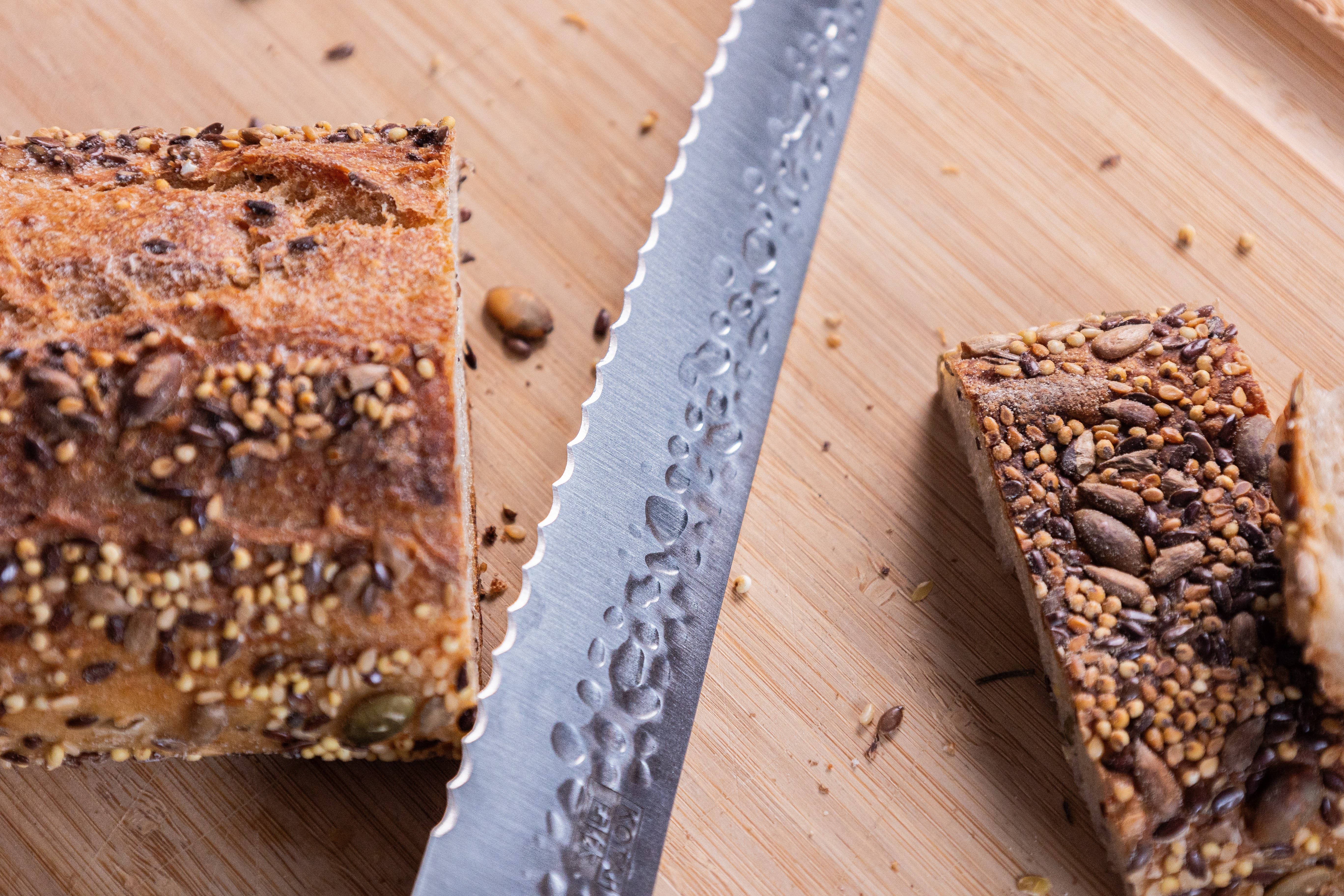 KOTAI - Venta al por mayor Cuchillo/cúter de cocina - Cuchillo de cocina KOTAI con hoja dentada para pan y pastelería + caja de regalo6