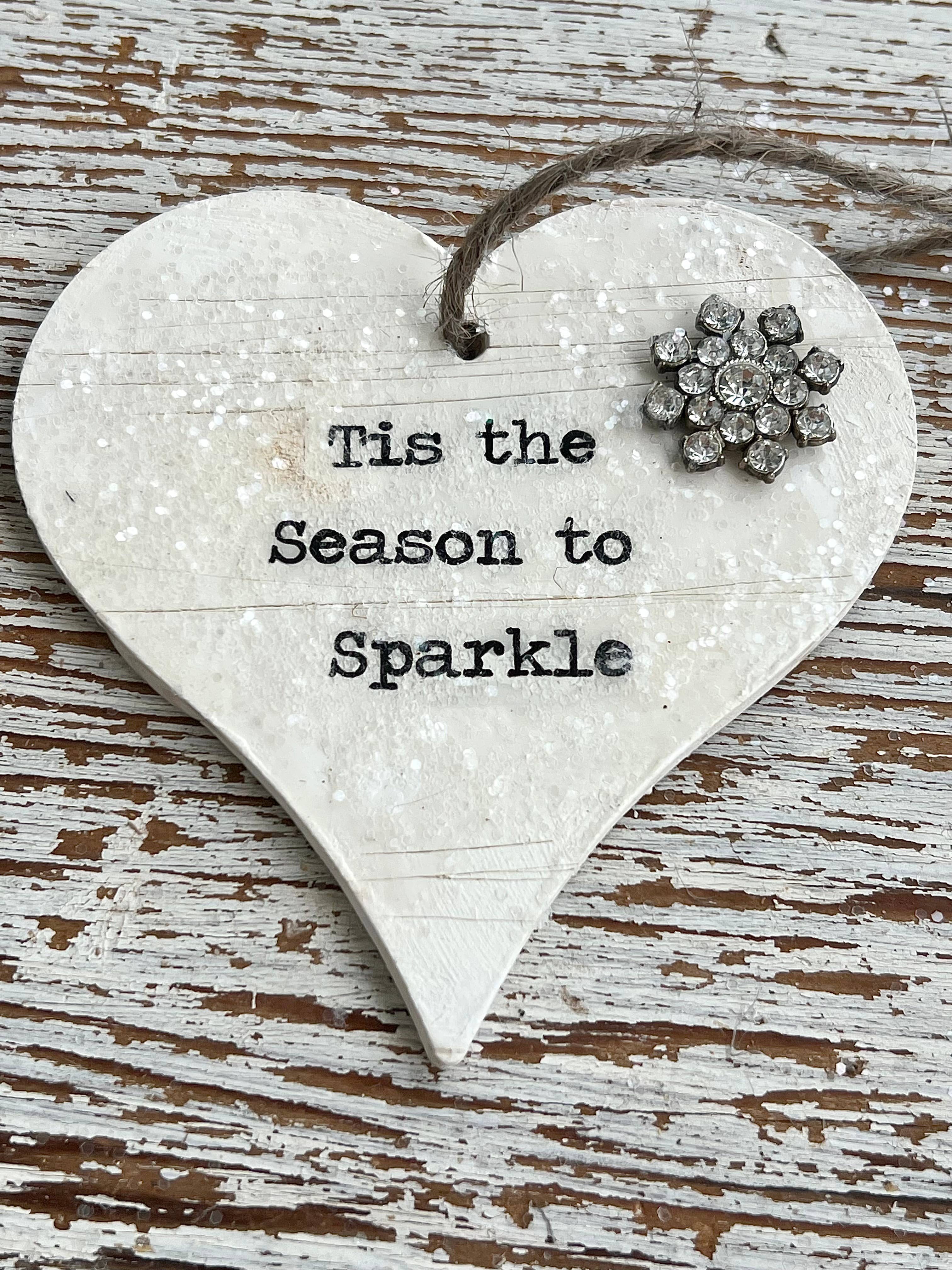 UnfiniSHEd - Vente Objets de décoration - Décoration de Noël en forme de cœur en bois Tis the Season1