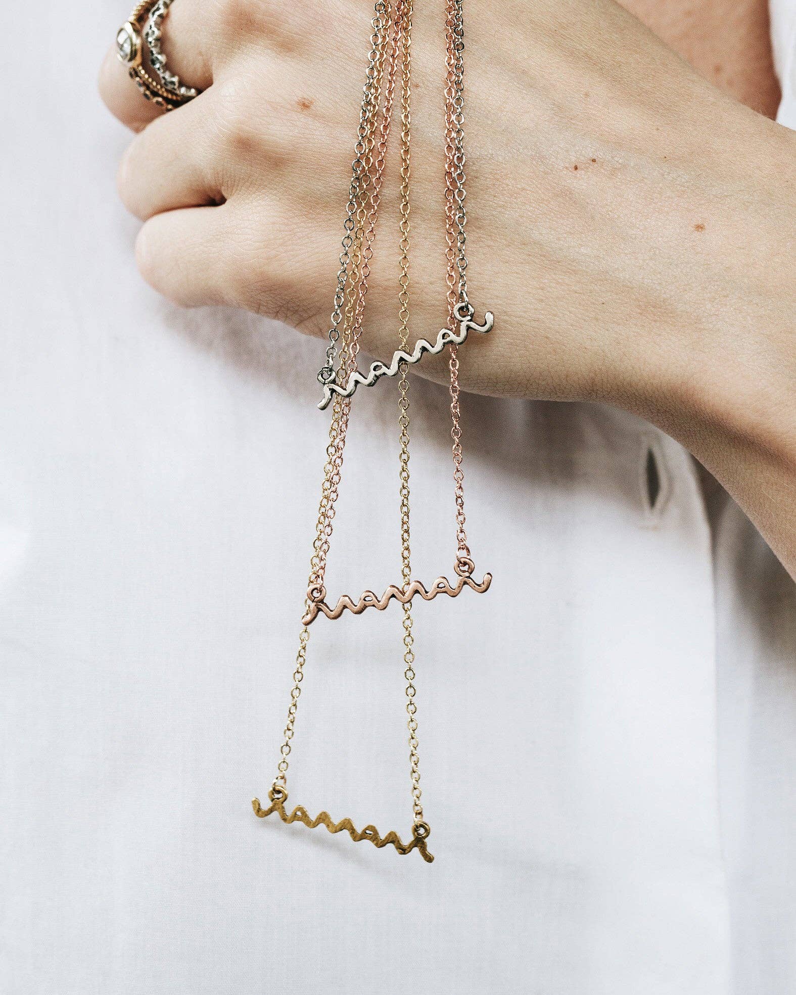 Ariana Ost - Wholesale Pendant/Charm Necklace - Maman x Ariana Ost Necklace – Motherhood Tribute Necklace6