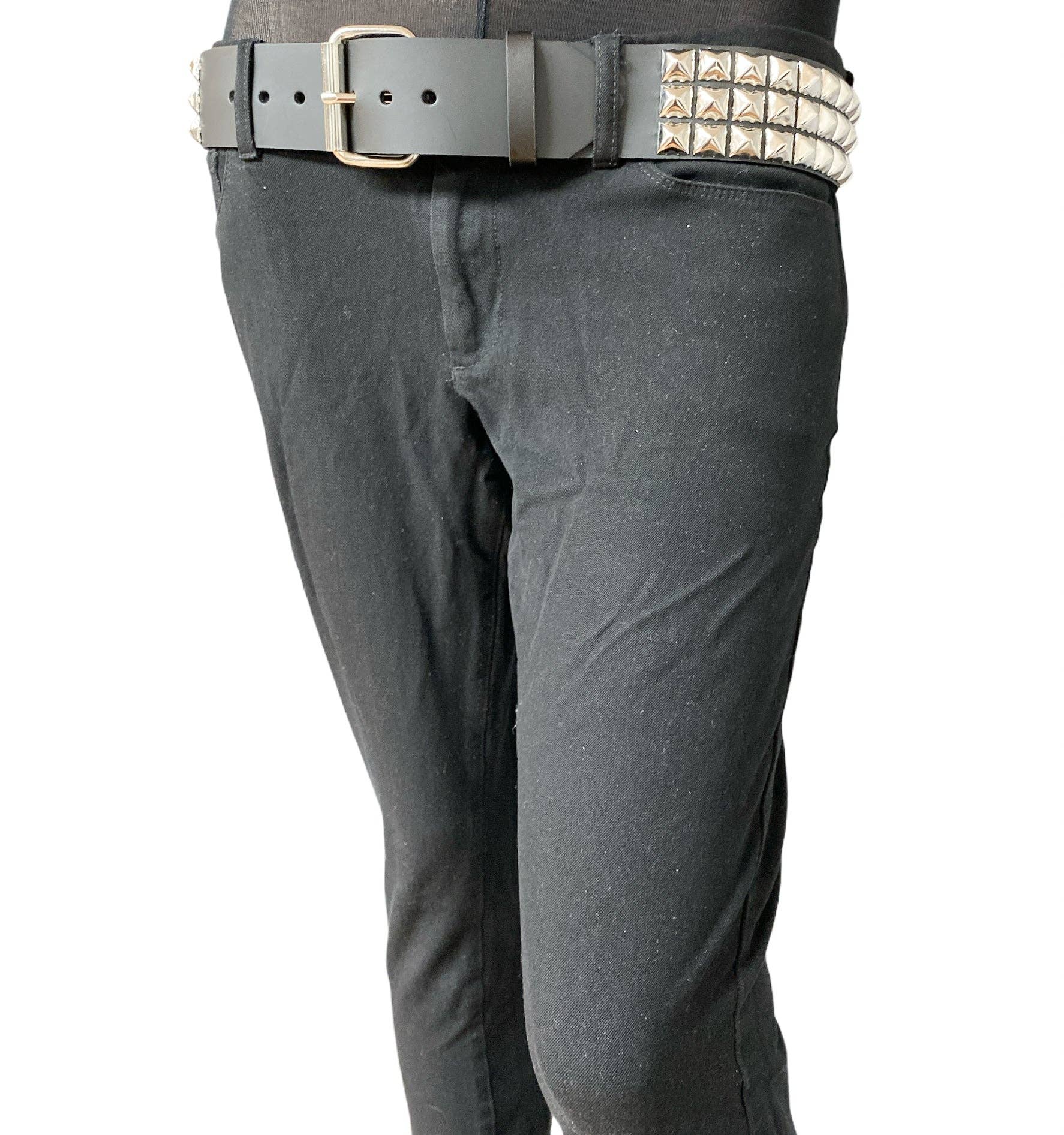 Funk Plus – Großhandel Gürtel – Damen – BT104 Gürtel mit 3 Reihen silberner Pyramidennieten und abnehmbarer Rollenschnalle6