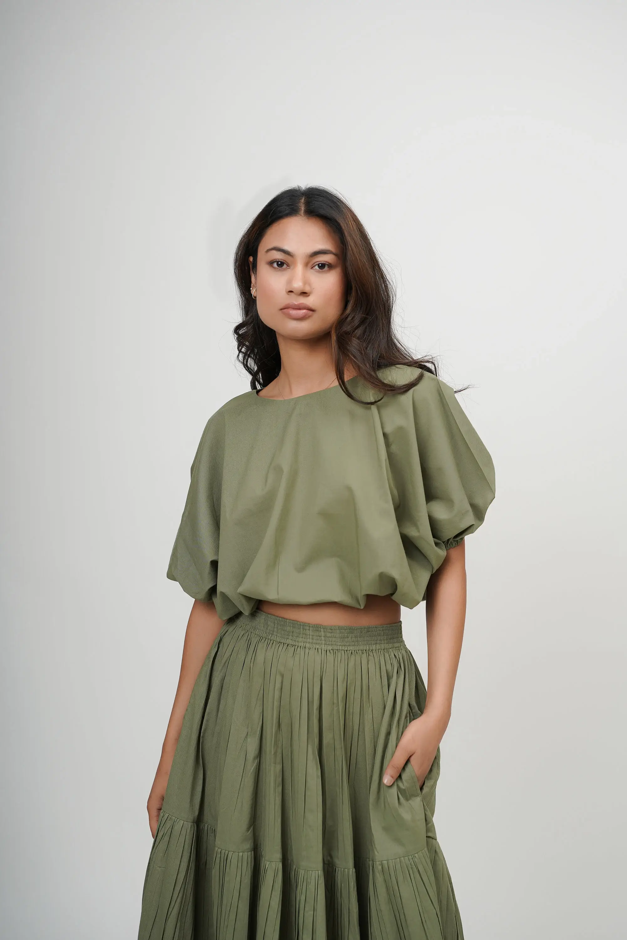 Tailor Didi – wholesale Set med topp och kjol - Dam – Bomull Boho Kjol med Volanger och Båtringad Kort Topp med Fickor5