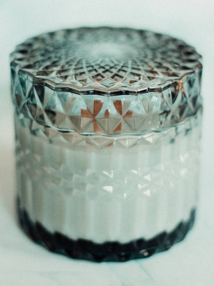 Eucalyptus et menthe verte - Bougie en verre chic de 7 oz pour la vente par Creative Cliche Candle Co.