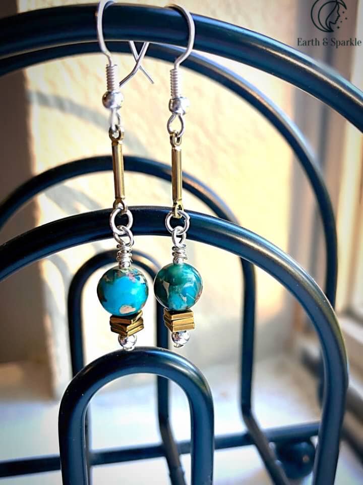 Boucles d'oreilles bar turquoise pour la vente par Earth & Sparkle