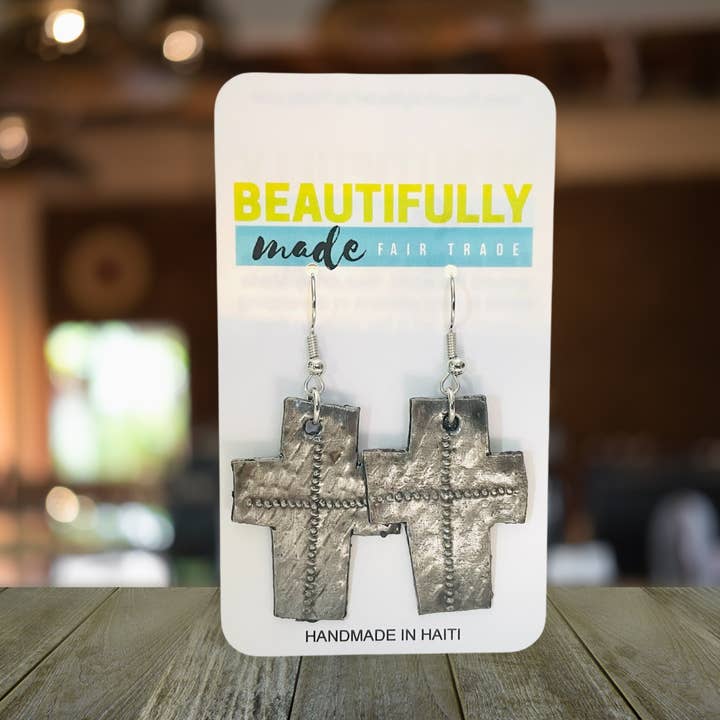 Haití | Cruz | Pendientes para venta al por mayor de Beautifully Made Fair Trade