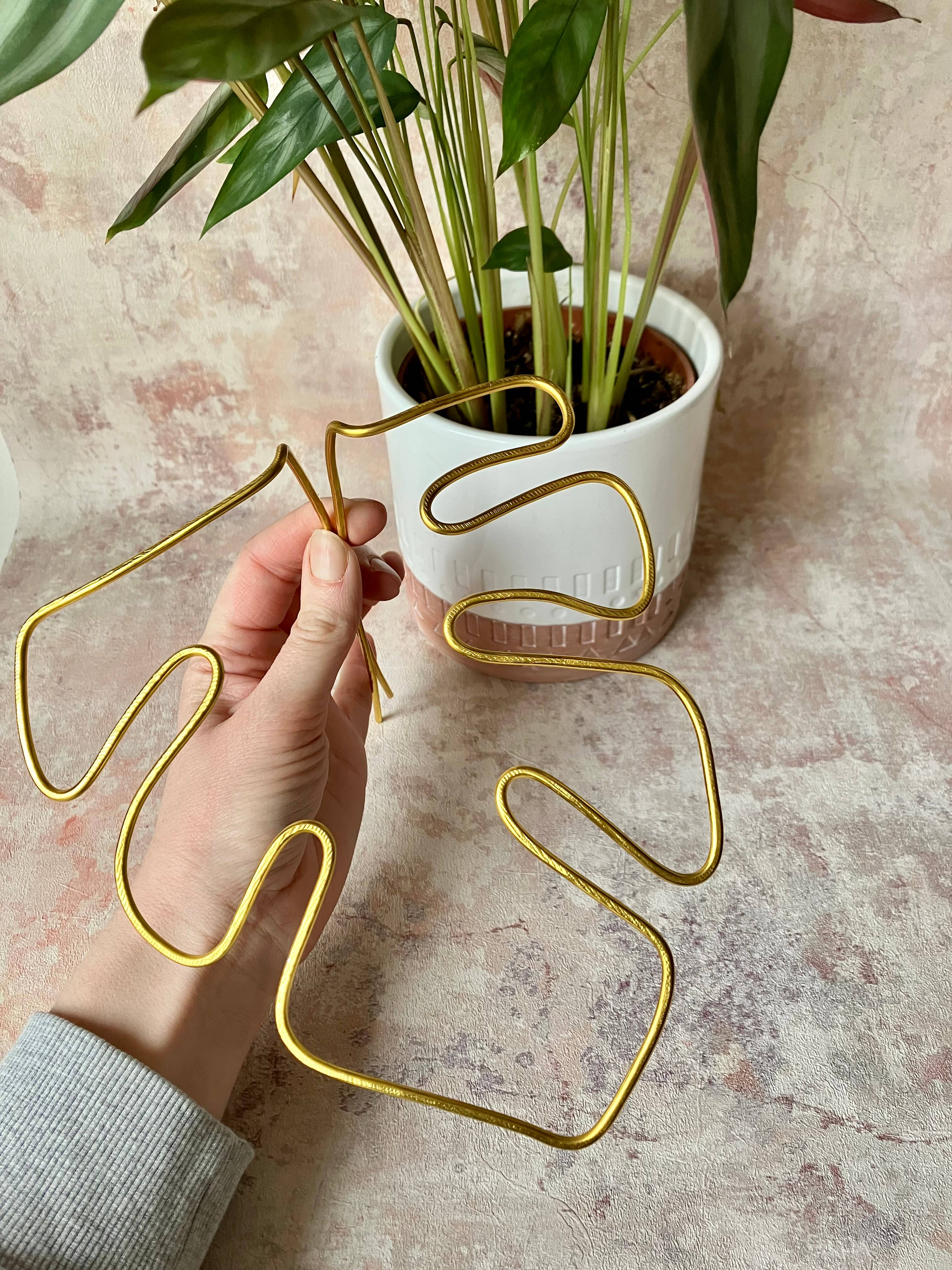 Piece by Jackson - Wholesale Trellis - Monstera Leaf Plant Support4