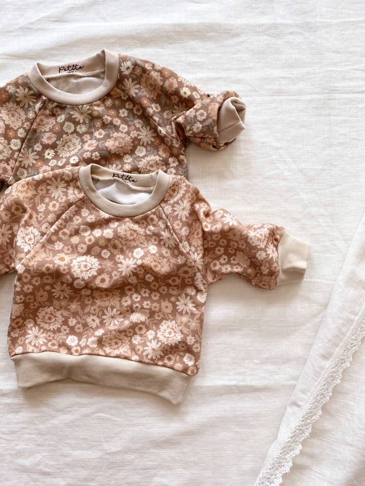 PETITE EvelinaApparel - Wholesale Knit Sweater - Baby - Baby cotton sweater / vintage floral