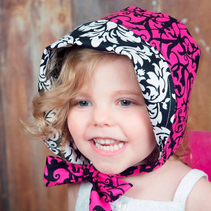 Gorro de sol de damasco, gorro de regalo hecho a mano para baby shower para venta al por mayor de The Daisy Baby LLC