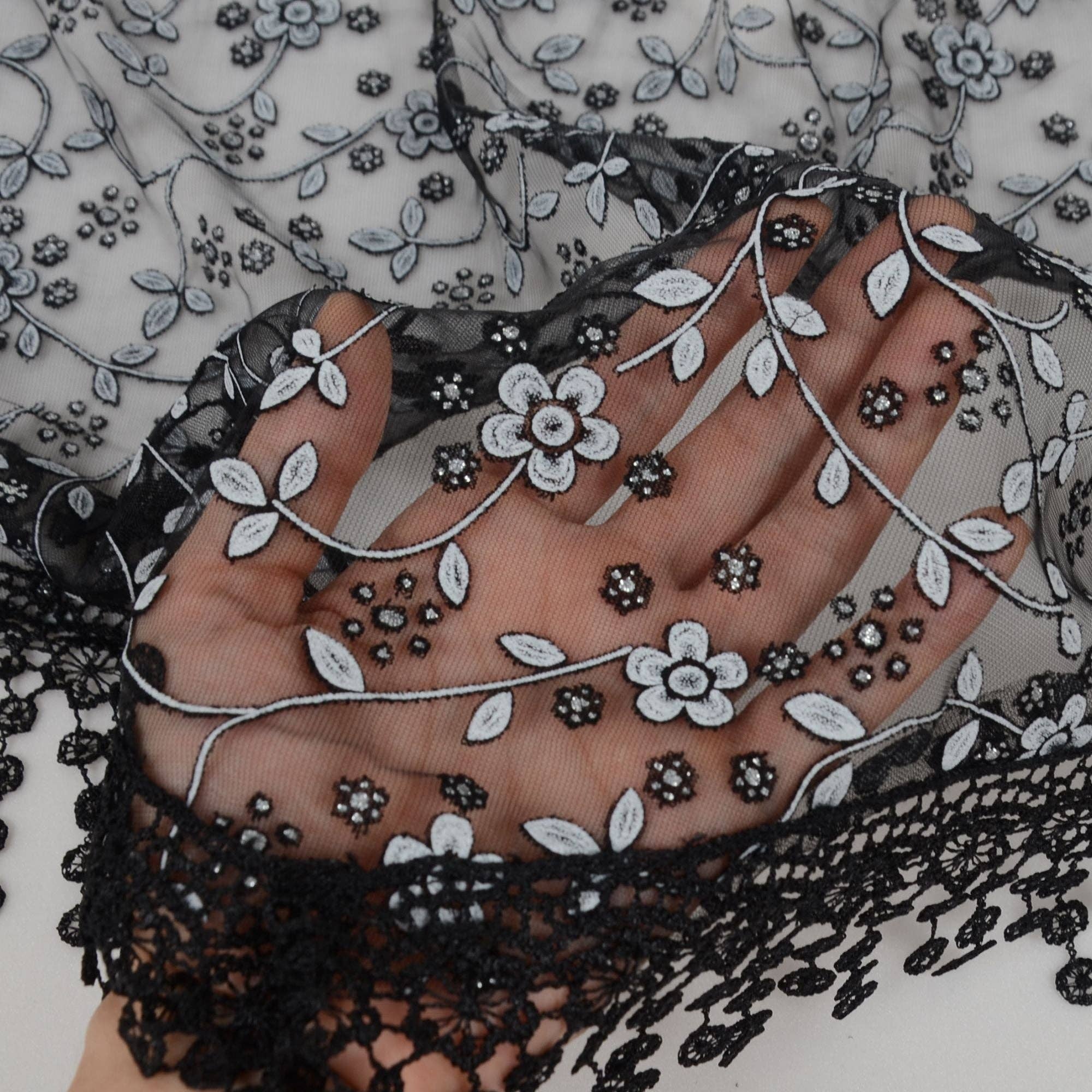 AK Brand - Venta al por mayor Bufanda - Mujer - Bufanda triangular ligera de encaje floral para la cabeza27