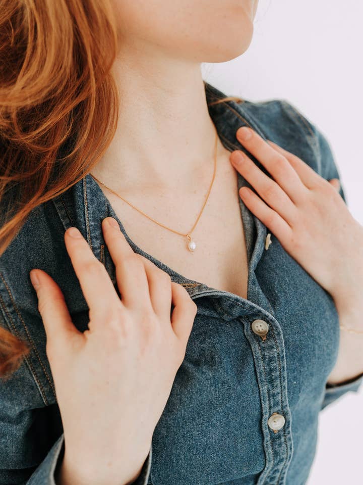 Collier Goutte de Perle pour la vente par Sydney Rose Co.