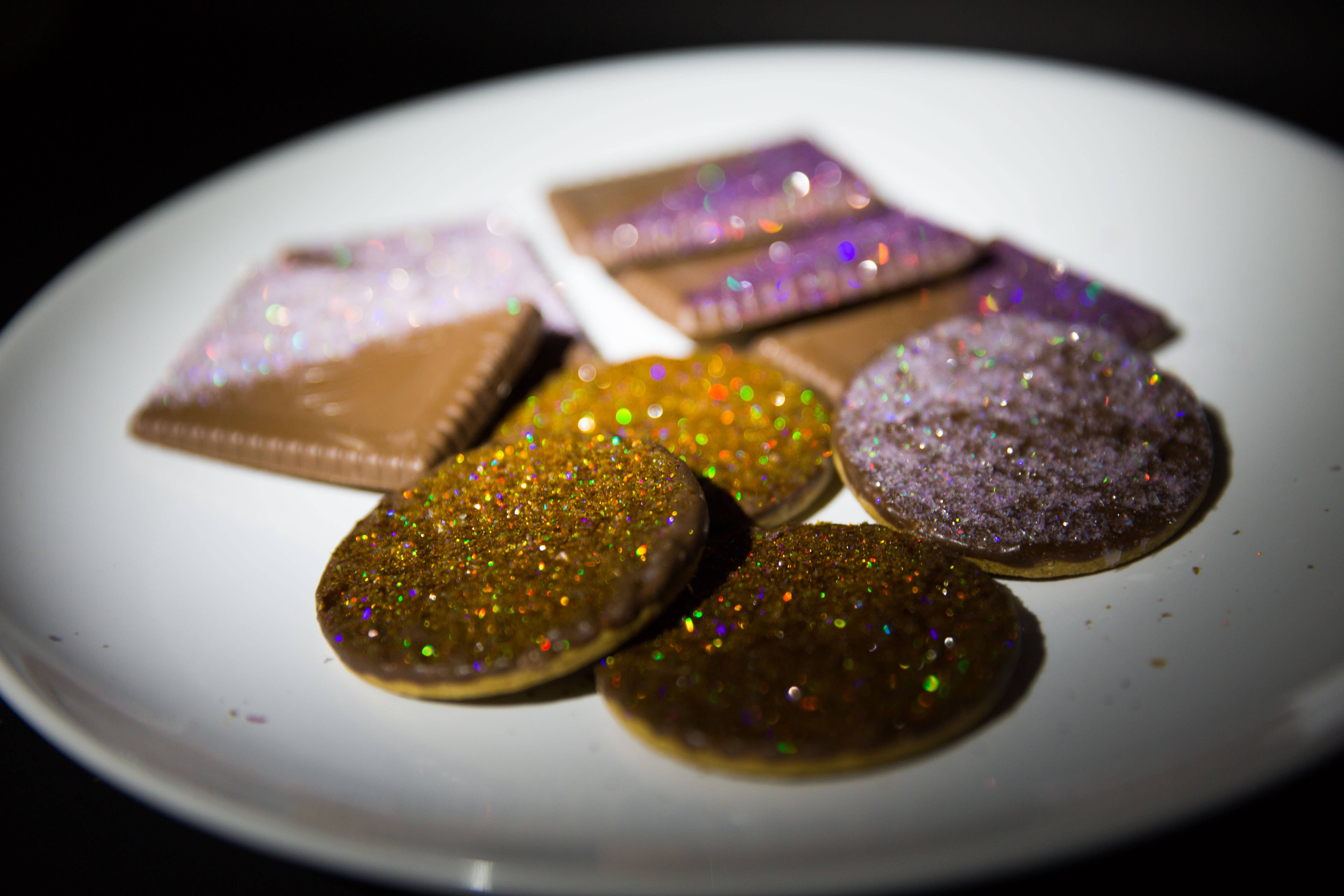 Magic Sparkles – wholesale Cake decorating kit – Magic Sparkles Caramel Gold - 3g Pot1