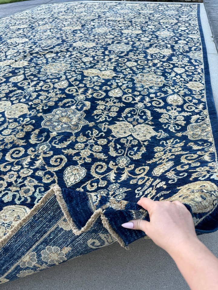 Bella - 11x17-12x18 Area Rug for wholesale by The Rug Mine