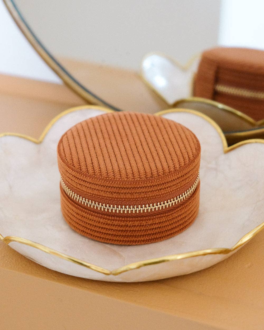 Maison Scarlett – wholesale Jewellery box/organiser – Yvonne corduroy travel jewelry box1