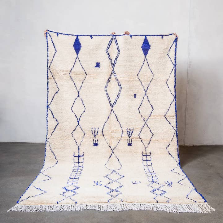BerberNest - Vente Tapis - Tapis marocain berbère blanc et bleu, tapis Azilal, tapis shaggy