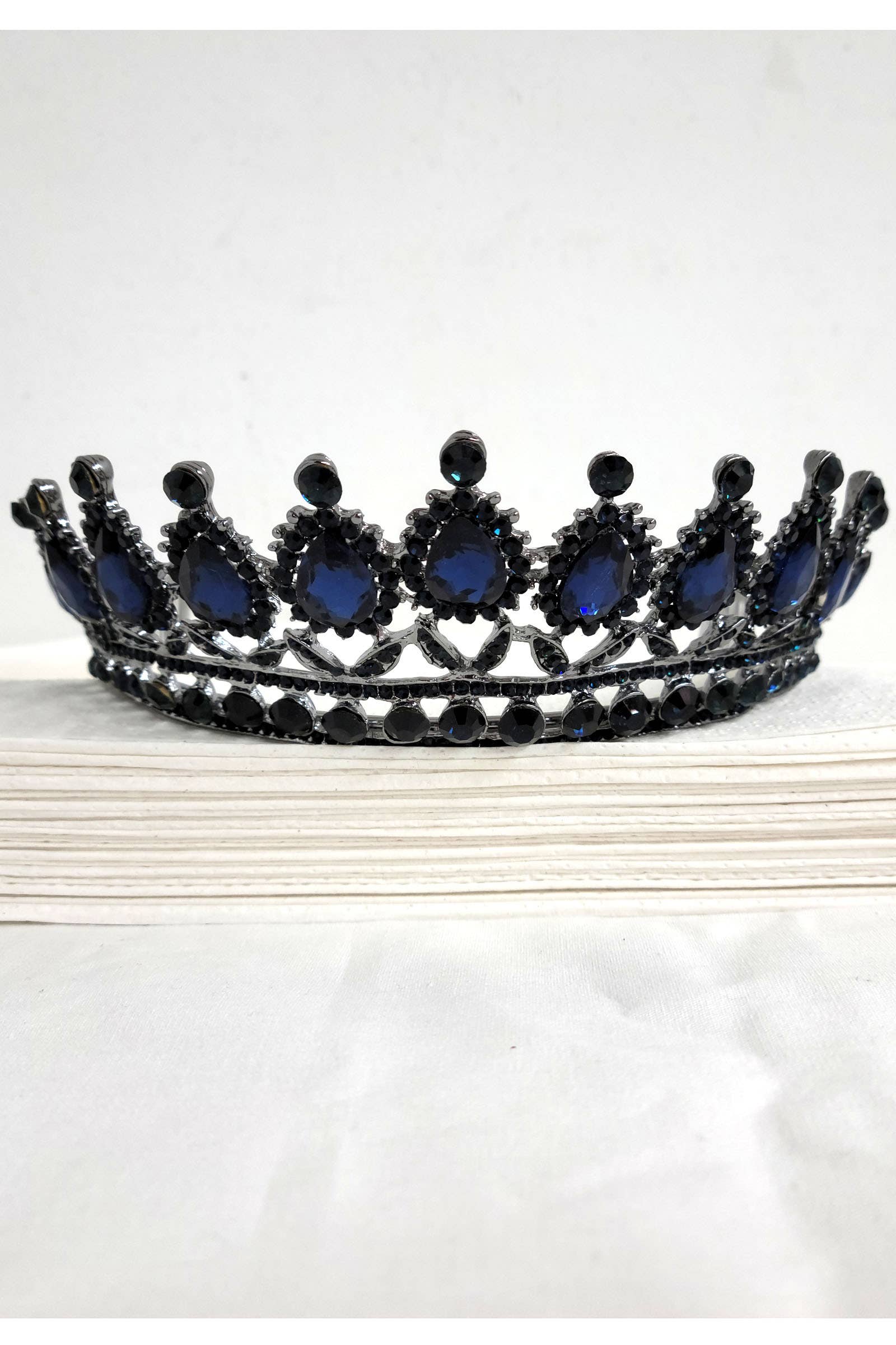 Chicas - Wholesale Tiara - Women's - One Size Fits All Metal Tiara With Jewel Rhinestones HT879-62