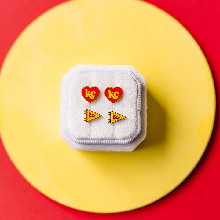 Desert Peach - Wholesale Stud/Post Earrings - Kansas City Chiefs Pennant Stud Earrings1