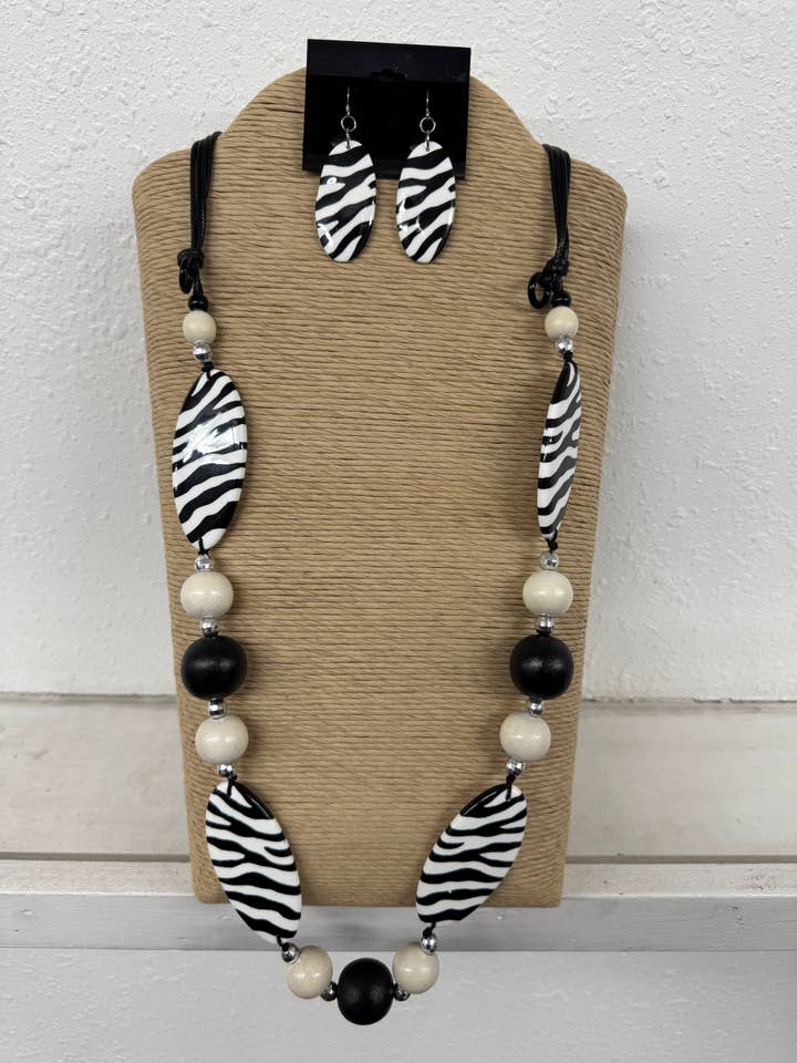 4 STRANDS BLACK ADJUSTABLE WAX CORD WITH BLACK AND WHITE ANI for wholesale by International Duru's