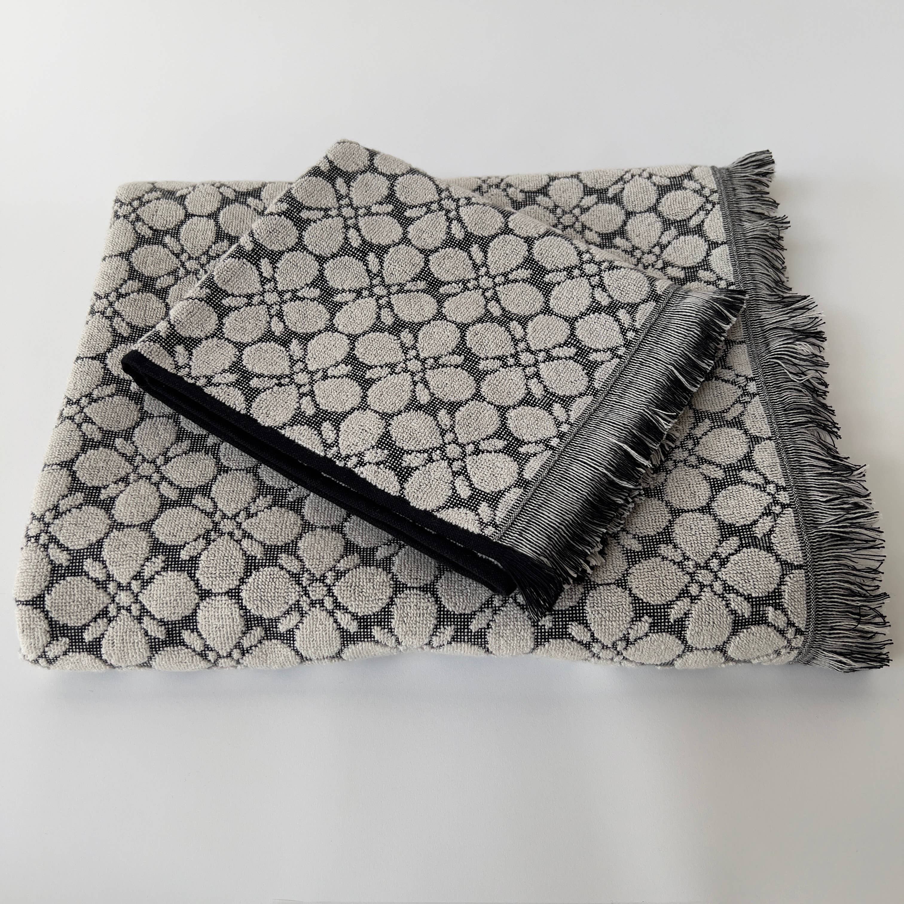 The Loomia - Wholesale Beach Towel - OUTLET- Terry Beach-Pool Towels with some Small Defects7