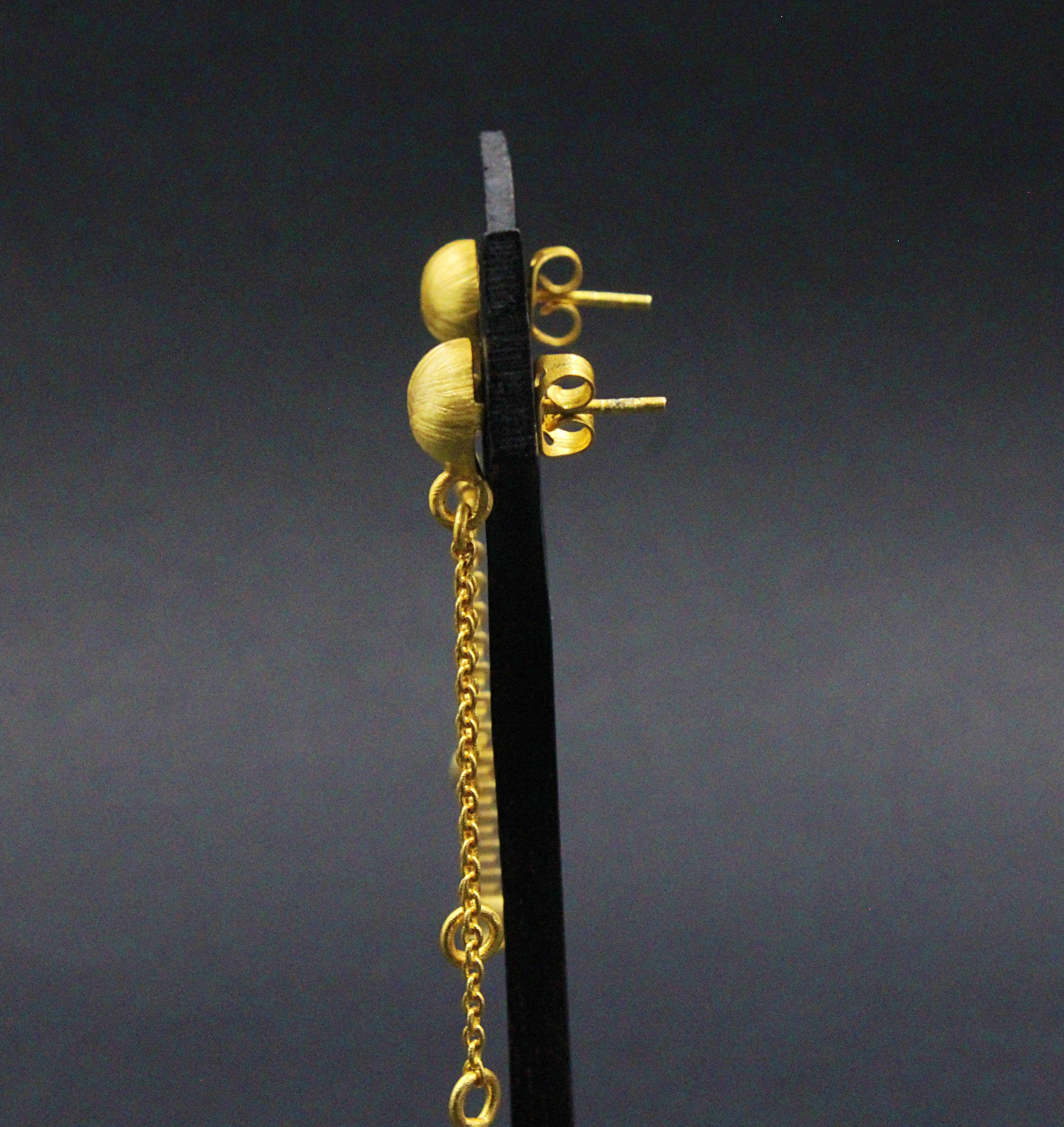 LA MAR – wholesale Dangle earrings – Gold-plated BUTTON PENDANT with chain5