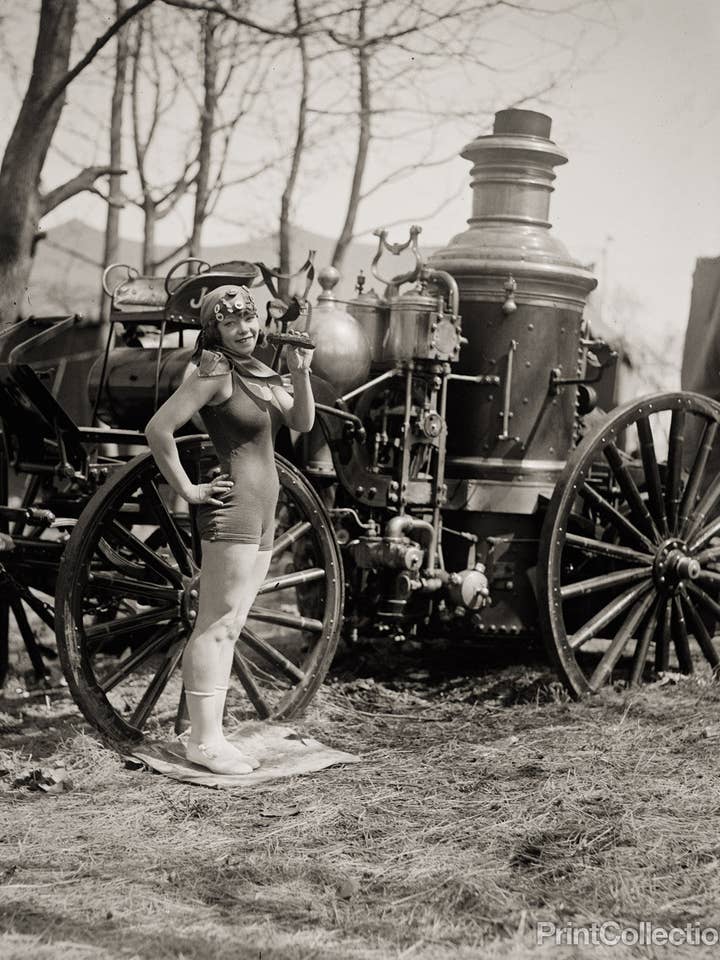 Beatrice 'Bee' Kyle med Brandtruckfotografi för wholesale av Print Collection