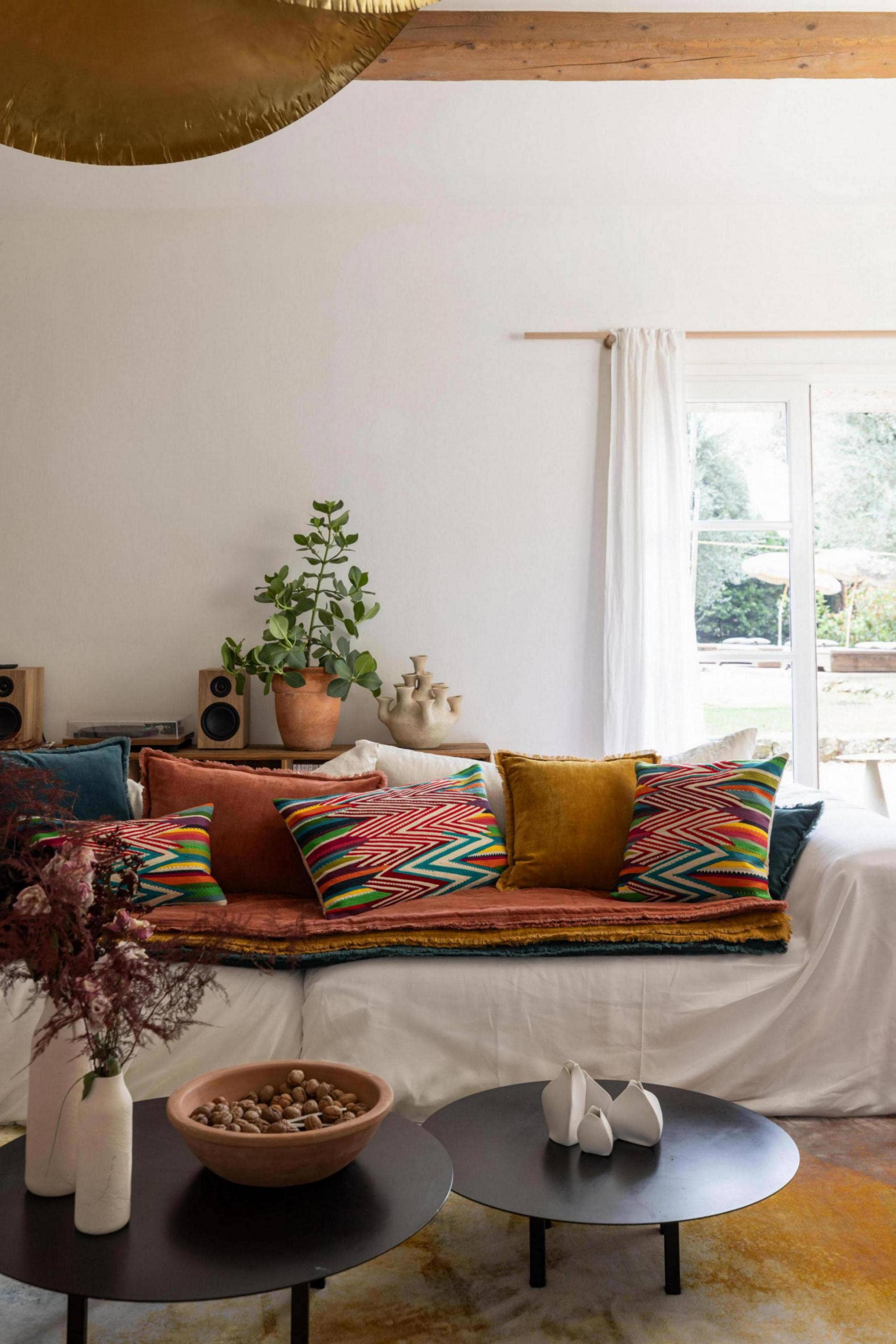 Maison Vivaraise & La Cerise sur le Gâteau - Wholesale Stoelkussen - Uni Fara Corinthe 30 x 50 kussen1