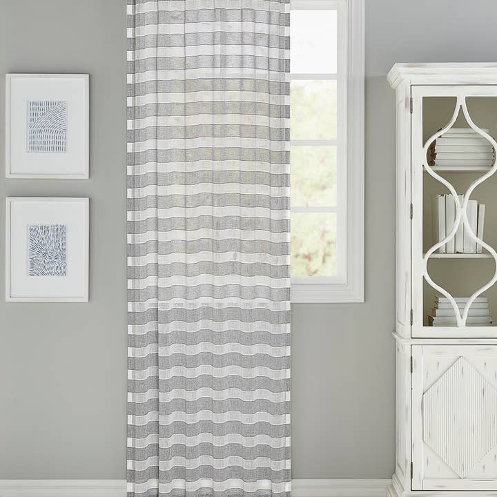 Evie Panneau Gris pour la vente par Cloud 9 Design