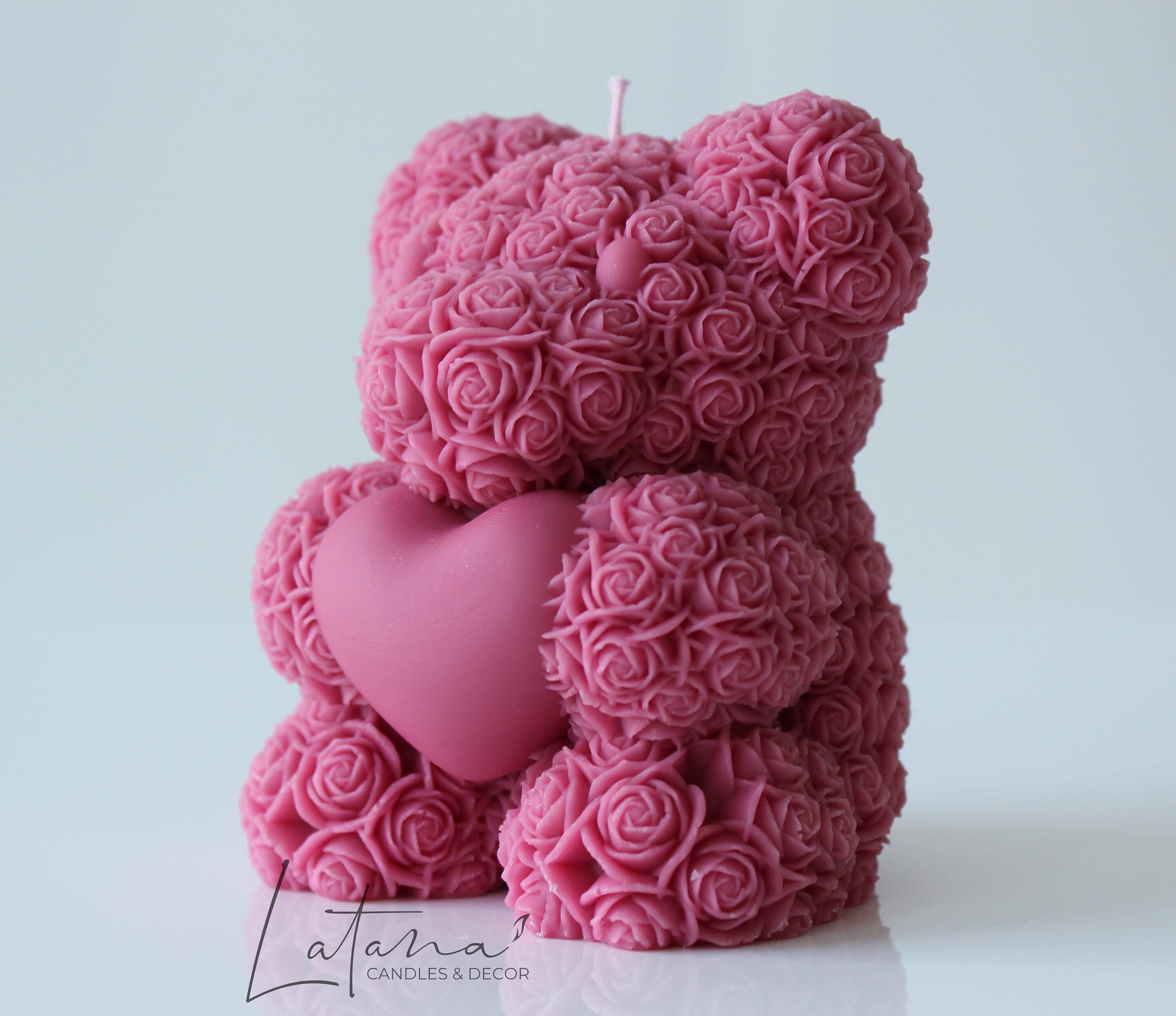 Latana Candles - Vente Bougies originales - Grande bougie ours en peluche avec cœur et motif de roses rouges0