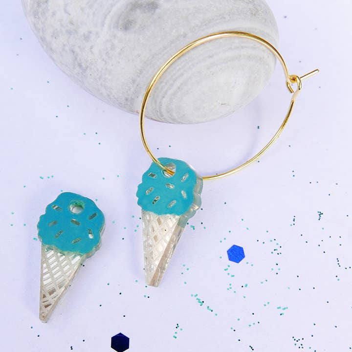 ORECCHINI GELATO, piccoli, estivi, con cerchio oro per la vendita all'ingrosso da parte di BiCA-Good Morning Design