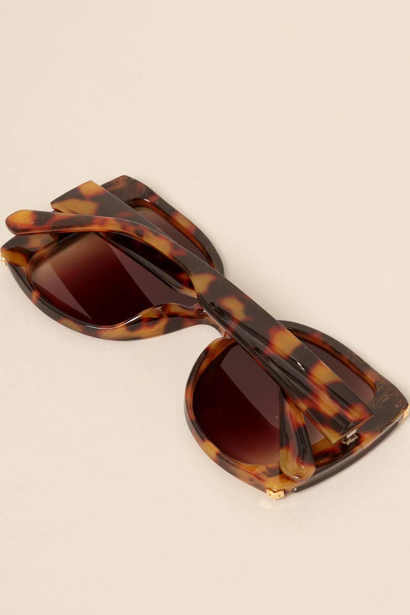  ASSORTED COLOR Women's Oversized Gradient Sunglasses for wholesale on Faire12