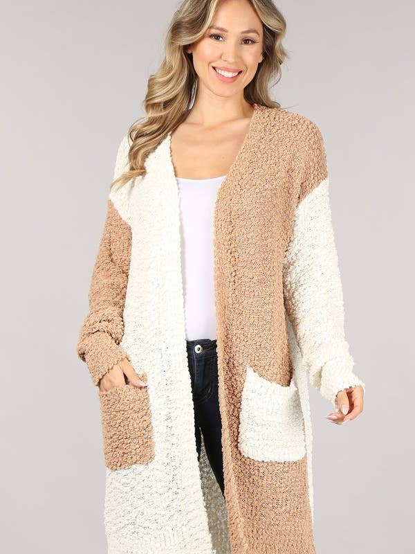 Cardigan en maille à blocs de couleur CLR-OUG81207 pour la vente par Oceanus Apparel