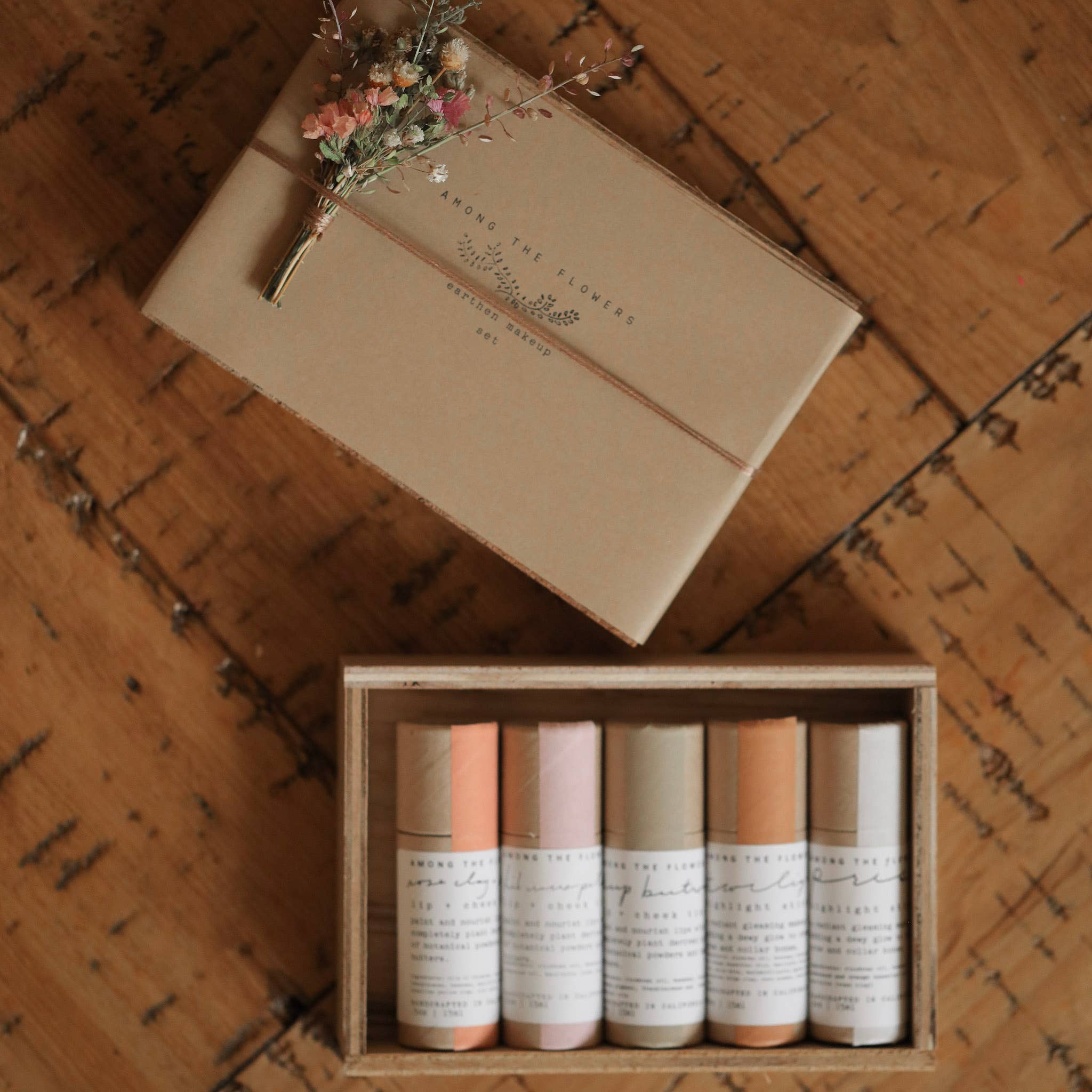 Among the Flowers - Wholesale Makeup Highlighter - Earthen Makeup Set1