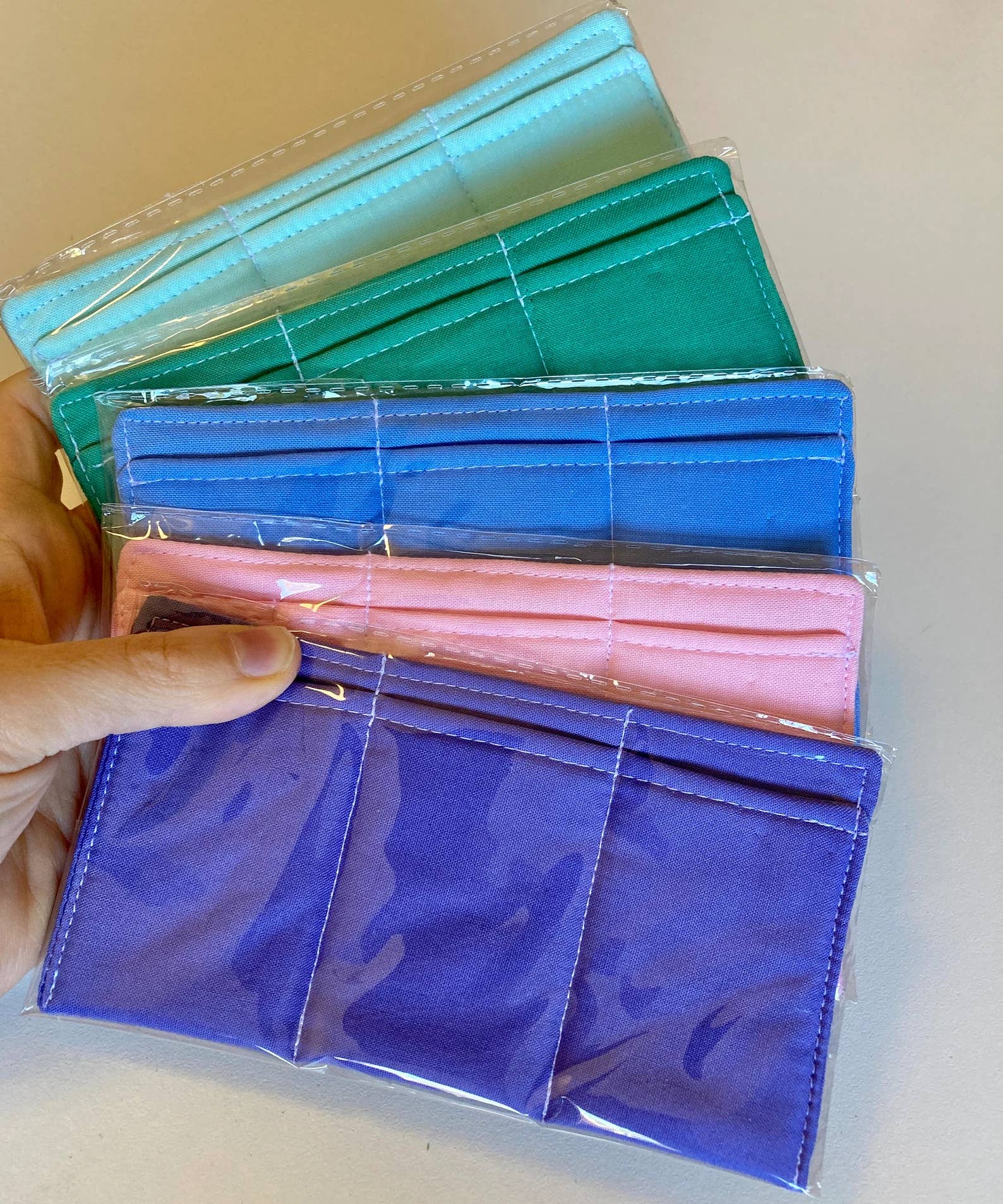 edeenut - Wholesale Pouch - Women's - Essential OIL HOLDER storage pockets 15ML bottle size