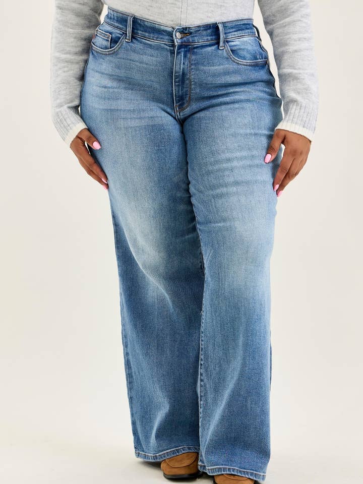 HW Vintage Wash Retro Wide Leg - PLUS for wholesale by Judy Blue Jeans