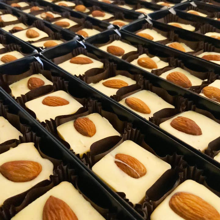 Alchimie di Circe - Wholesale Chocolate - Sortilegi White Magic Chocolates - Mandarin and Almond8