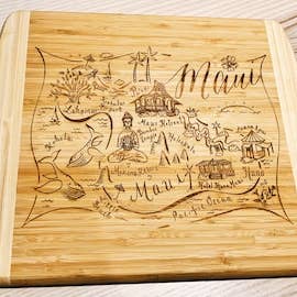 Maui HI Map Bambusbræt (lille) for engroshandel hos Gooseberry Designs