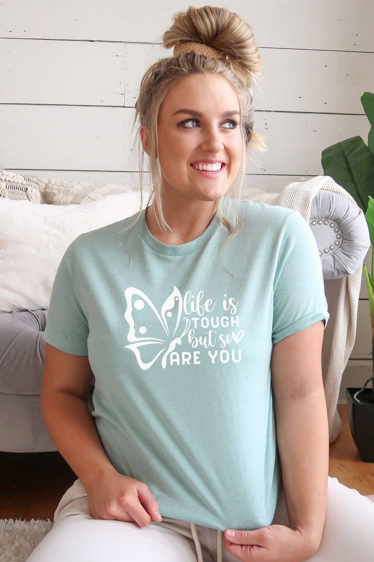 Bella Me - Venta al por mayor Camiseta serigrafiada - Mujer - Camiseta estampada Life is Tough So Are You