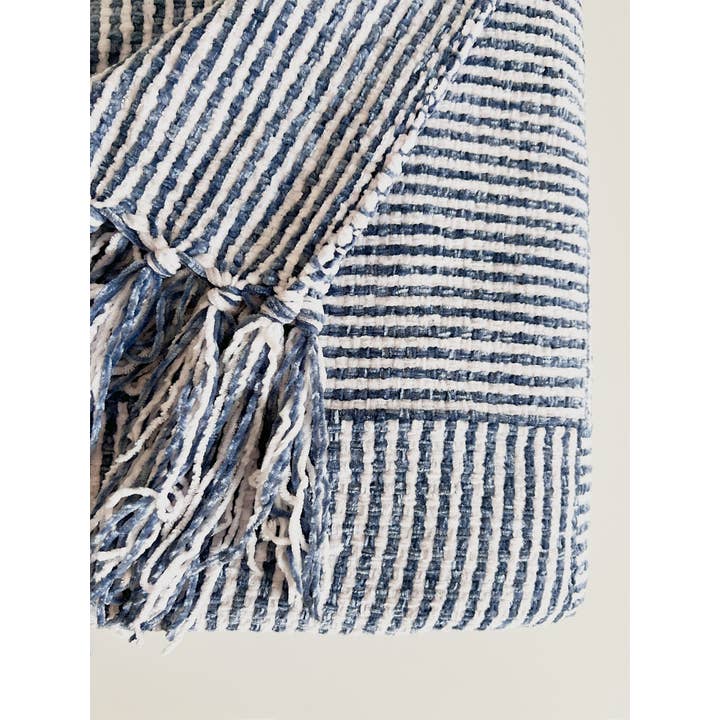 Fennco Styles - Wholesale Decoratiedeken - Marineblauwe chenille geweven gestreepte plaid van 50"x60" 5