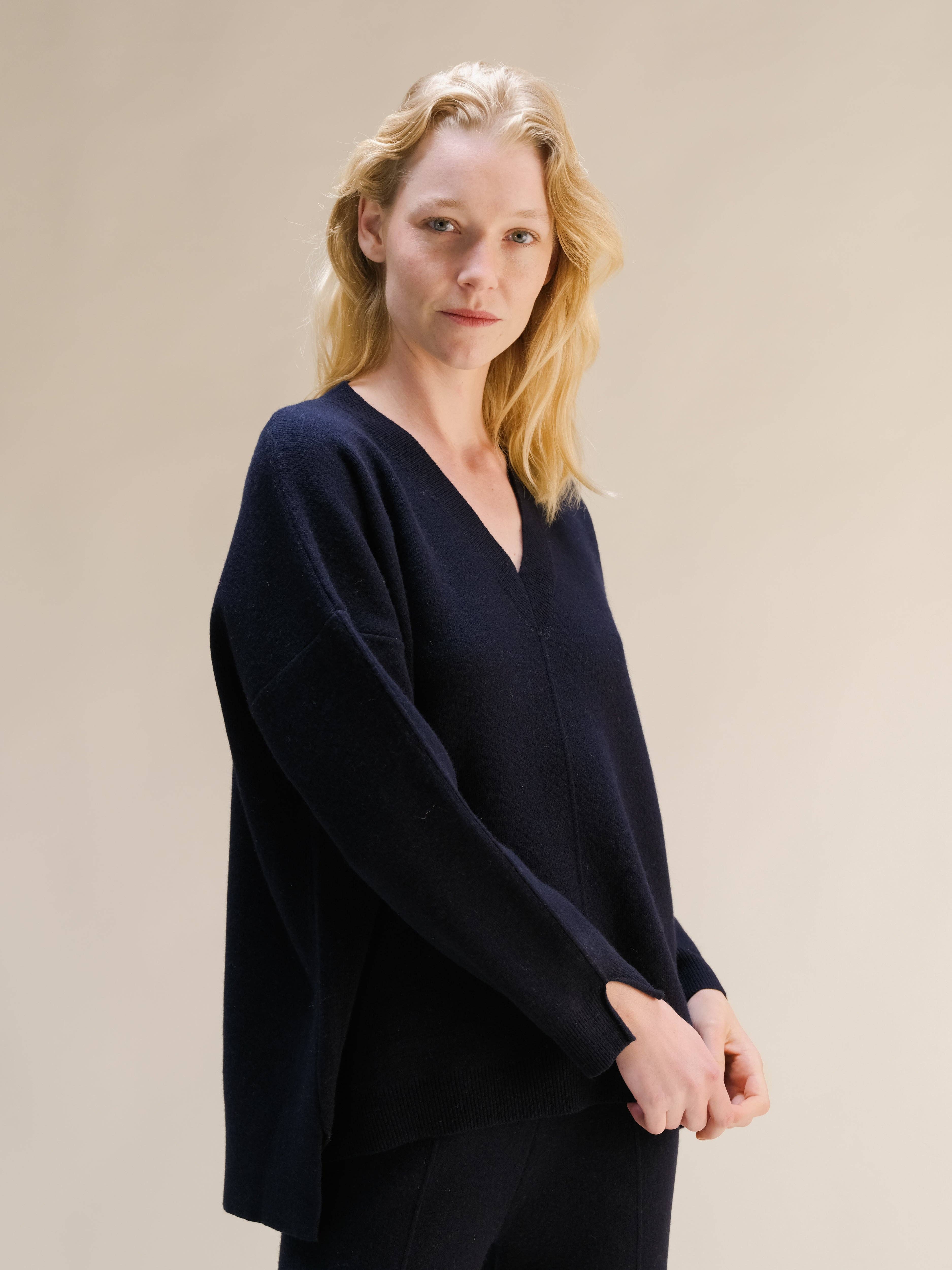 Lèmme - Venta al por mayor Jersey de punto - Mujer - Maxi de Cuello en V Sólido con Mezcla de Cachemira y Aberturas Laterales22