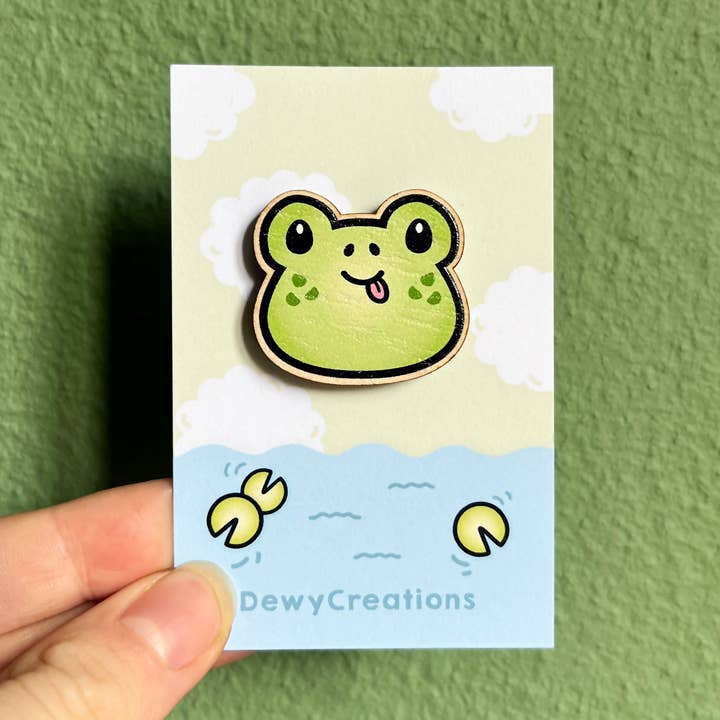 Träpin med söt groda för wholesale av DewyCreations