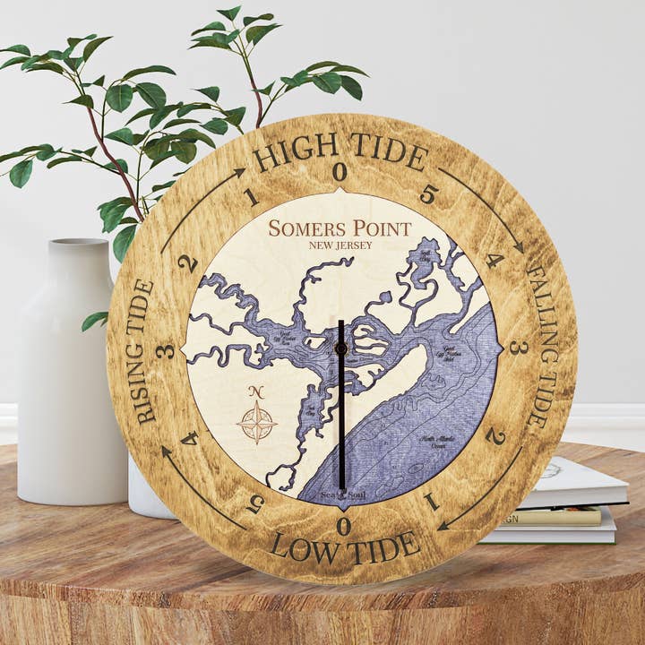 Relógio de Marés Náutico de Madeira de Somers Point - 2 Tamanhos por atacado de Sea & Soul Nautical Chart Art