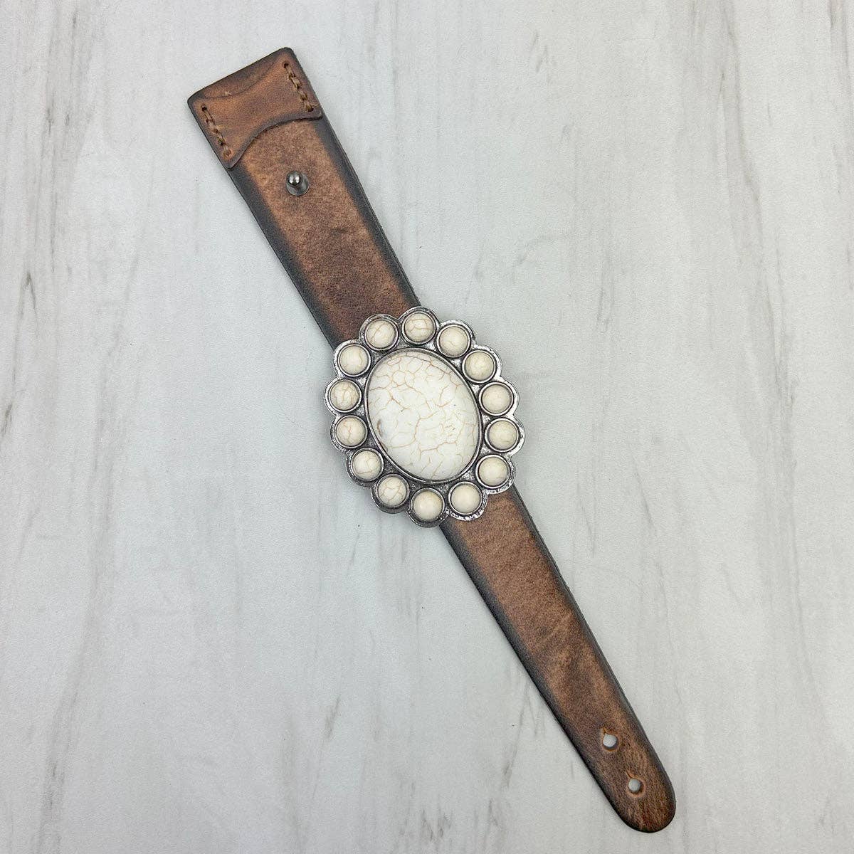 Western Elite Jewelry – Großhandel Armreif – NKZ231226-11 Braunes Lederarmband mit großem ovalem Concho-Armband aus blauem türkisfarbenem Stein1