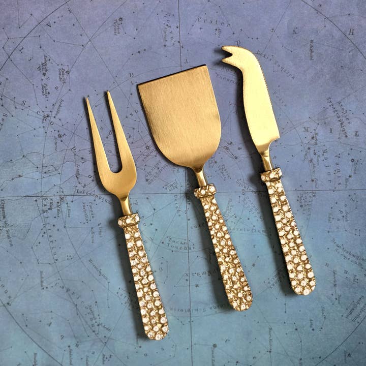 Set de couteaux à fromage dorés - Indispensables pour planche de charcuterie pour la vente par Gibb & Daan