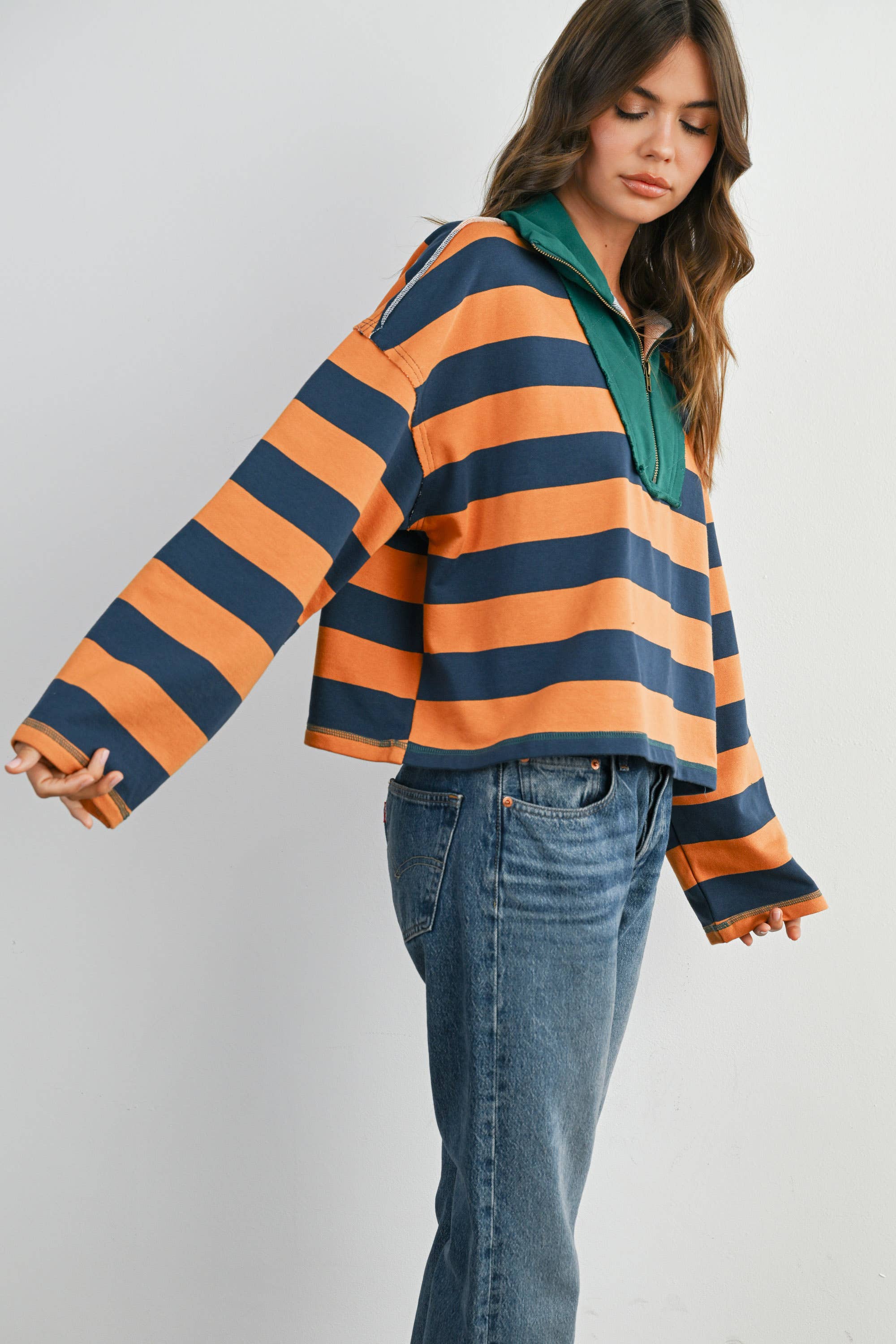 BUTTERMELON - Wholesale Sweatshirt - Women's - Striped Quarter-Zip Contrast Collar Sweatshirt - BMT79748