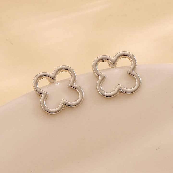 JOSSLYN by wall to wall - Wholesale Stud/Post Earrings - 18K Stainless Steel Tarnish Free Waterproof Clover | 40E3981