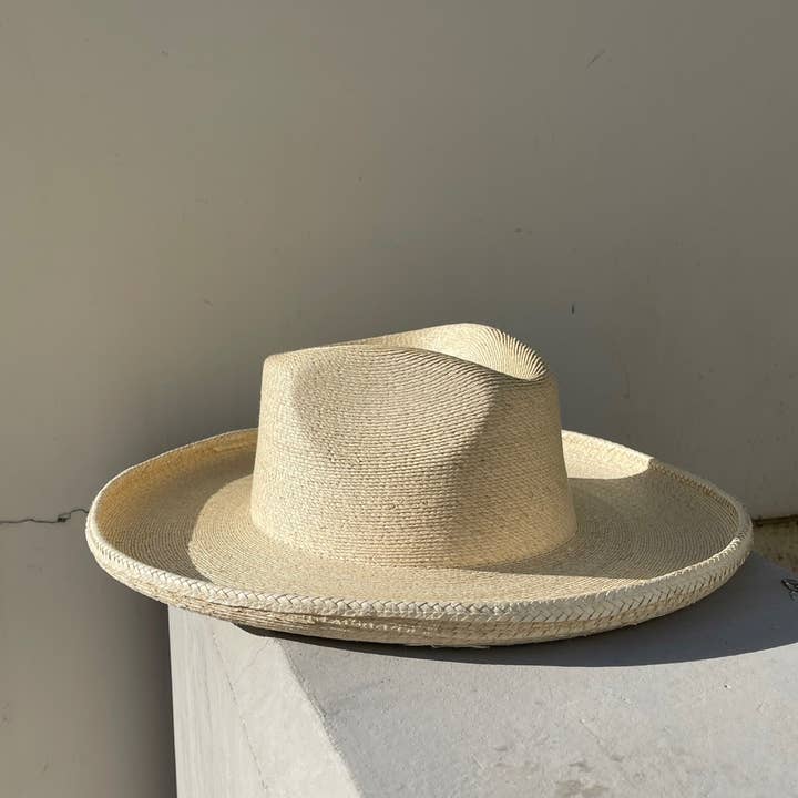 HAUS of TRADE - Wholesale Straw hat – women's - The Sunbleached Fine Palm Pencil Roll Hat6