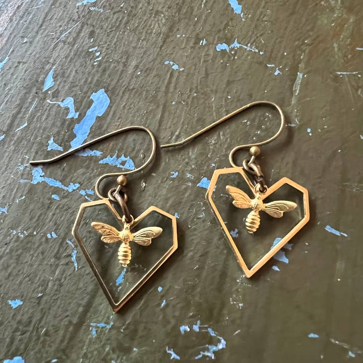 Rising Dawn Boutique - Wholesale Dangle Earrings - Bee True heart earrings