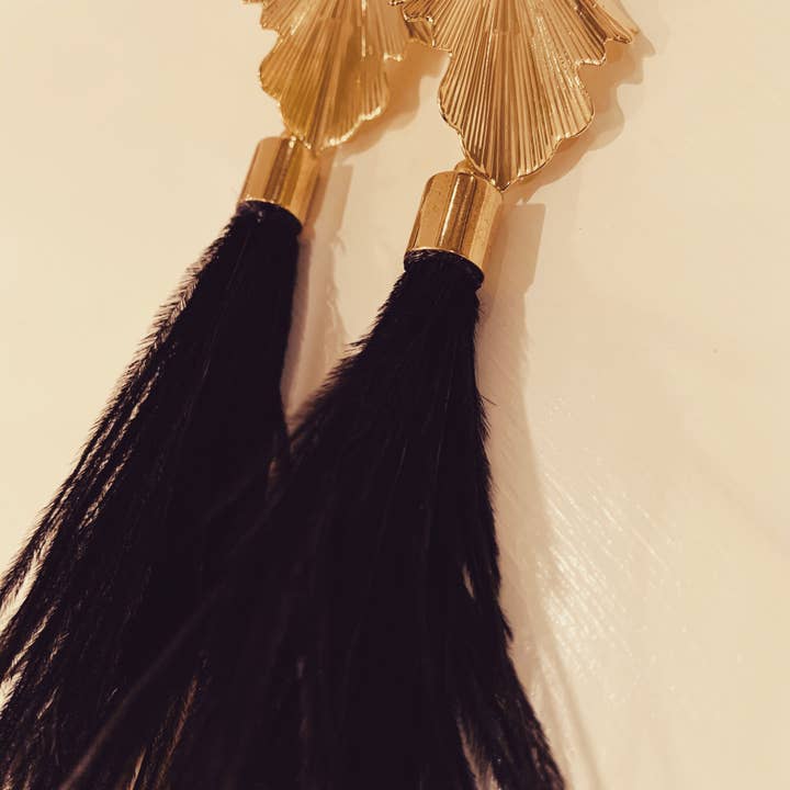 Sort & Guld fjer for engroshandel hos JAG/ged Edge Jewelry