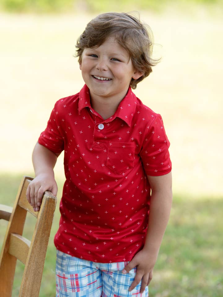 Mini Davis Polo mit kurzen Ärmeln und Tasche — Weiß+ auf Rot für den Großhandel von Sugar Bee Clothing