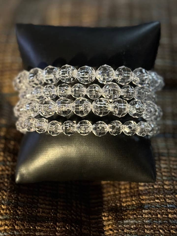 Ensemble de Bracelets Clairs Facettés pour la vente par Ida Gee’s Custom Jewelry & Accessories