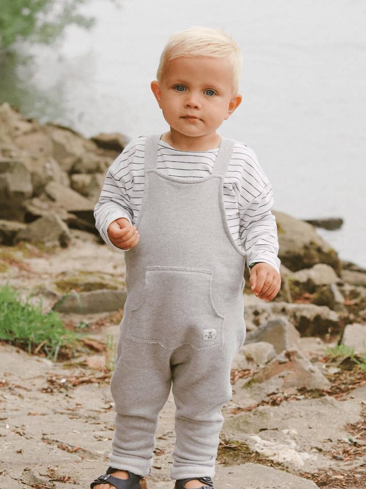 Salopette in melange grigio chiaro « Wild in the heart » per la vendita all'ingrosso da parte di frankie & lou organic wear