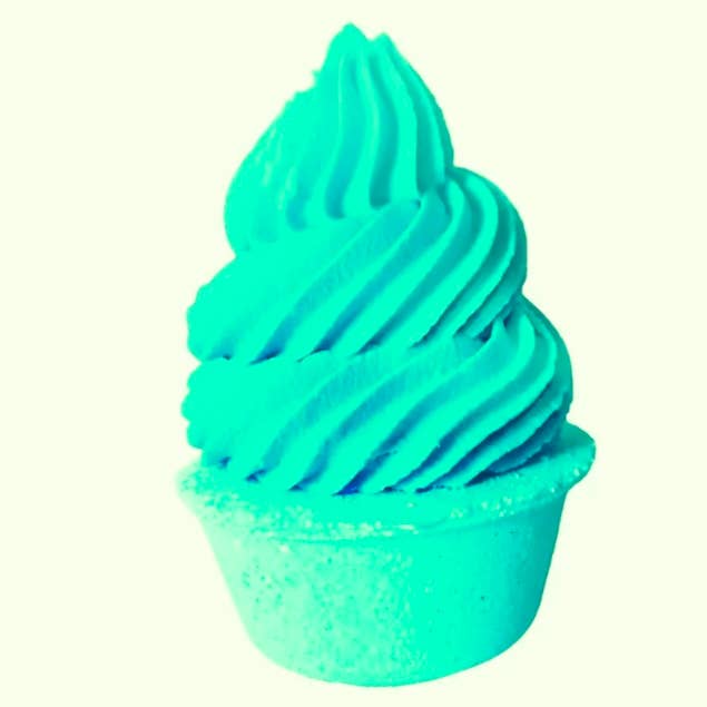 Queen Bath and Beauty - Wholesale Bath bomb/fizz - Mini Cupcake Bath Bombs2